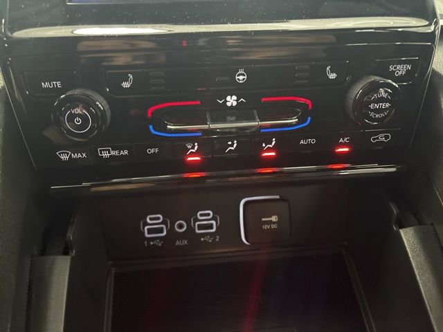 Used 2025 Jeep Grand Cherokee Altitude w/ Trailer Tow Package image 42