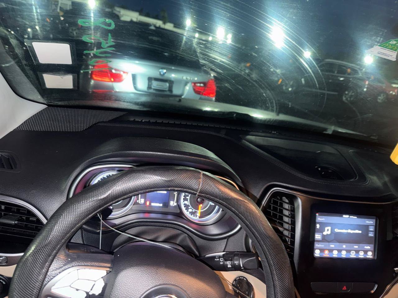 Used 2019 Jeep Cherokee Latitude w/ Popular Appearance Group FWD image 14