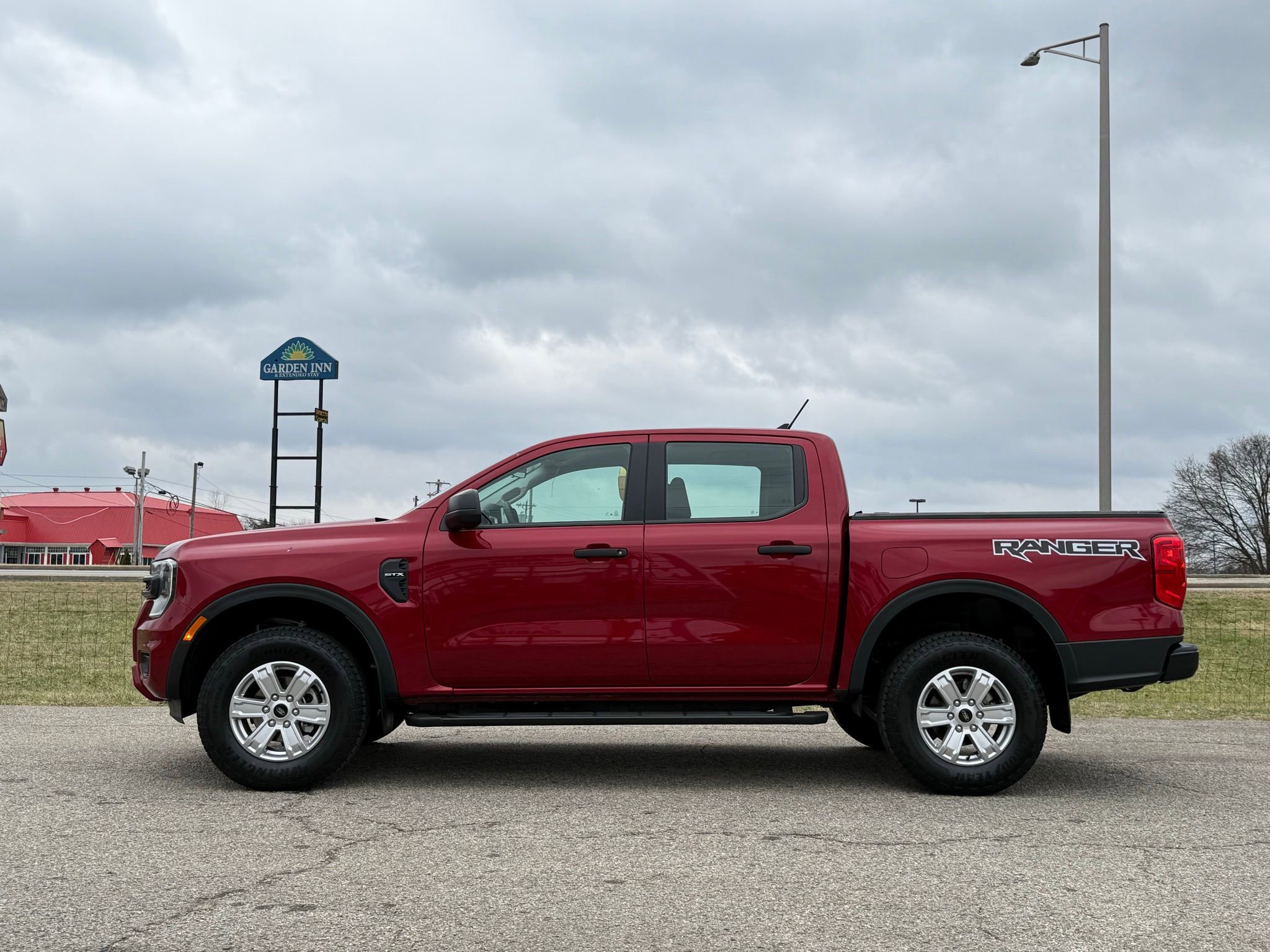 Used 2025 Ford Ranger XL w/ Trailer Tow Package image 2