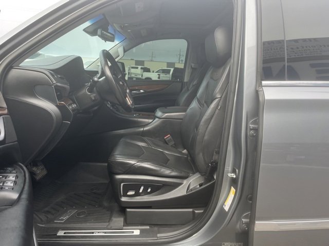 Used 2019 Cadillac Escalade ESV Luxury image 26