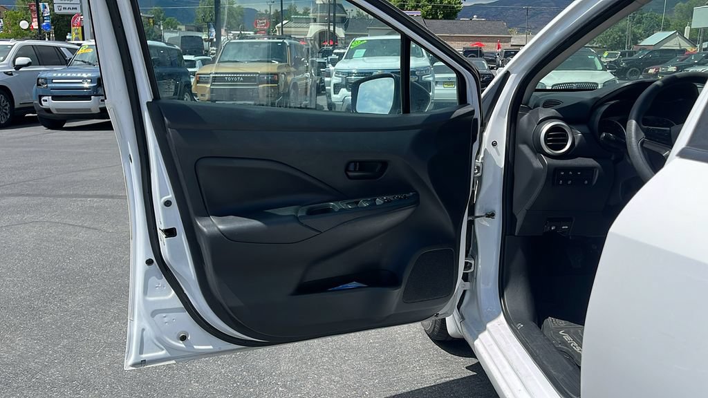 Used 2020 Nissan Versa S FWD image 9