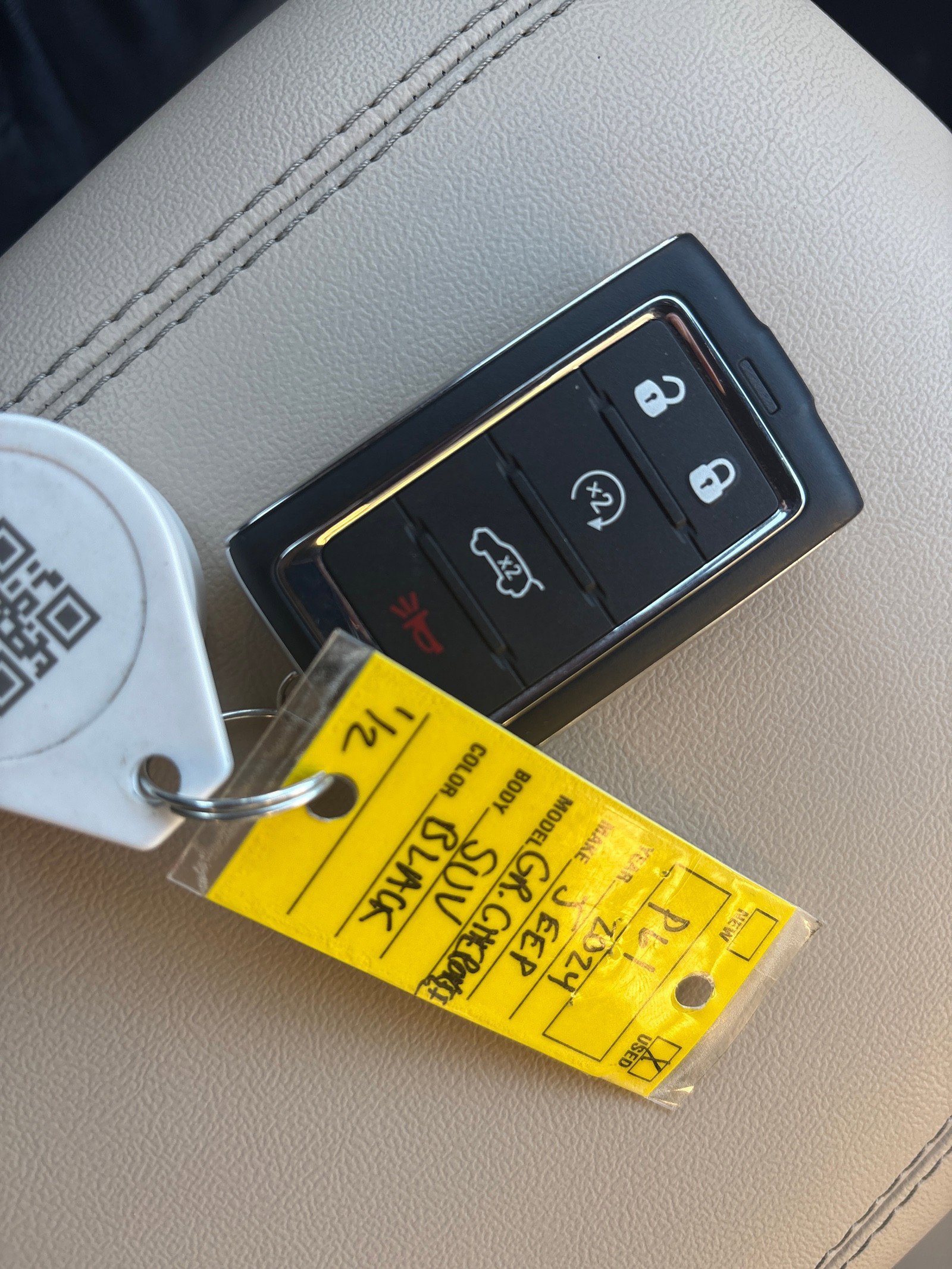 Used 2024 Jeep Grand Cherokee Limited AWD/4WD image 24