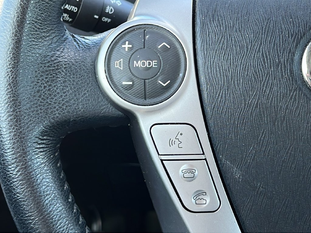 Used 2015 Toyota Prius V Five FWD image 19
