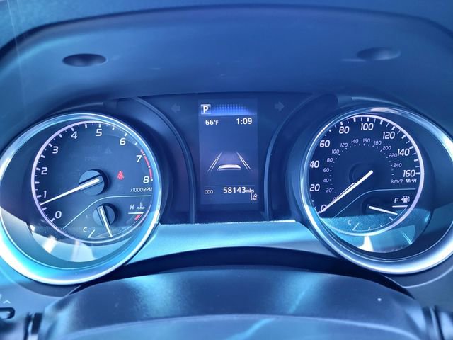 Used 2020 Toyota Camry SE w/ Blackout Package FWD image 21