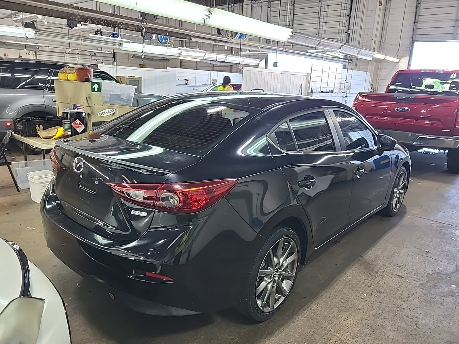 Used 2018 MAZDA MAZDA3 Touring FWD image 4