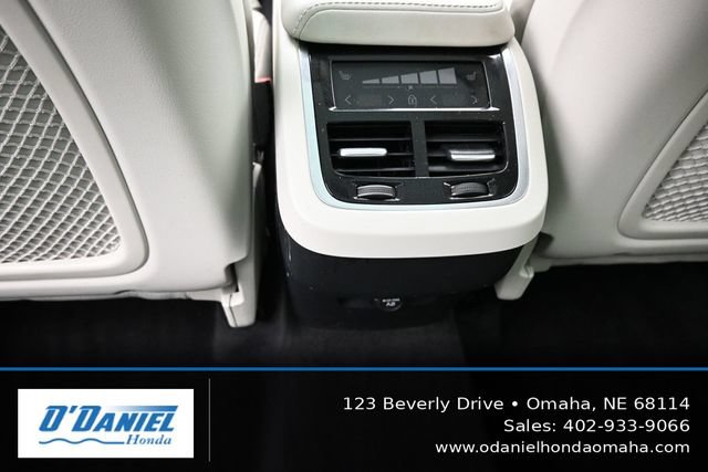 Used 2018 Volvo XC60 T5 Inscription AWD/4WD image 37
