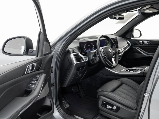 Used 2025 BMW X5 xDrive40i w/ Climate Comfort Package image 7