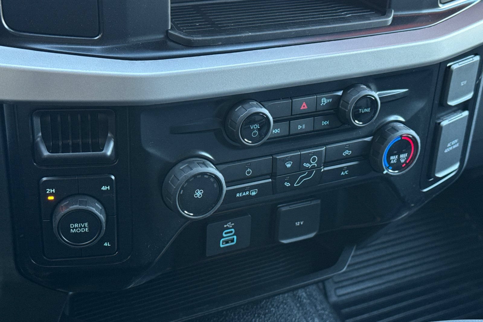 New 2025 Ford F550 4x4 SuperCab Super Duty image 21