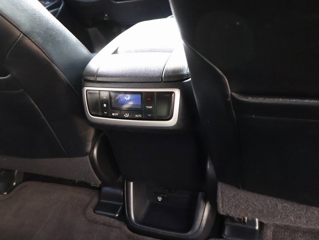 Used 2015 Toyota Highlander XLE image 15