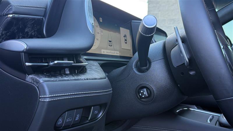 Used 2024 Genesis G90 3.5T image 16