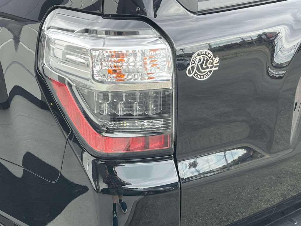 Used 2021 Toyota 4Runner Limited AWD/4WD image 10