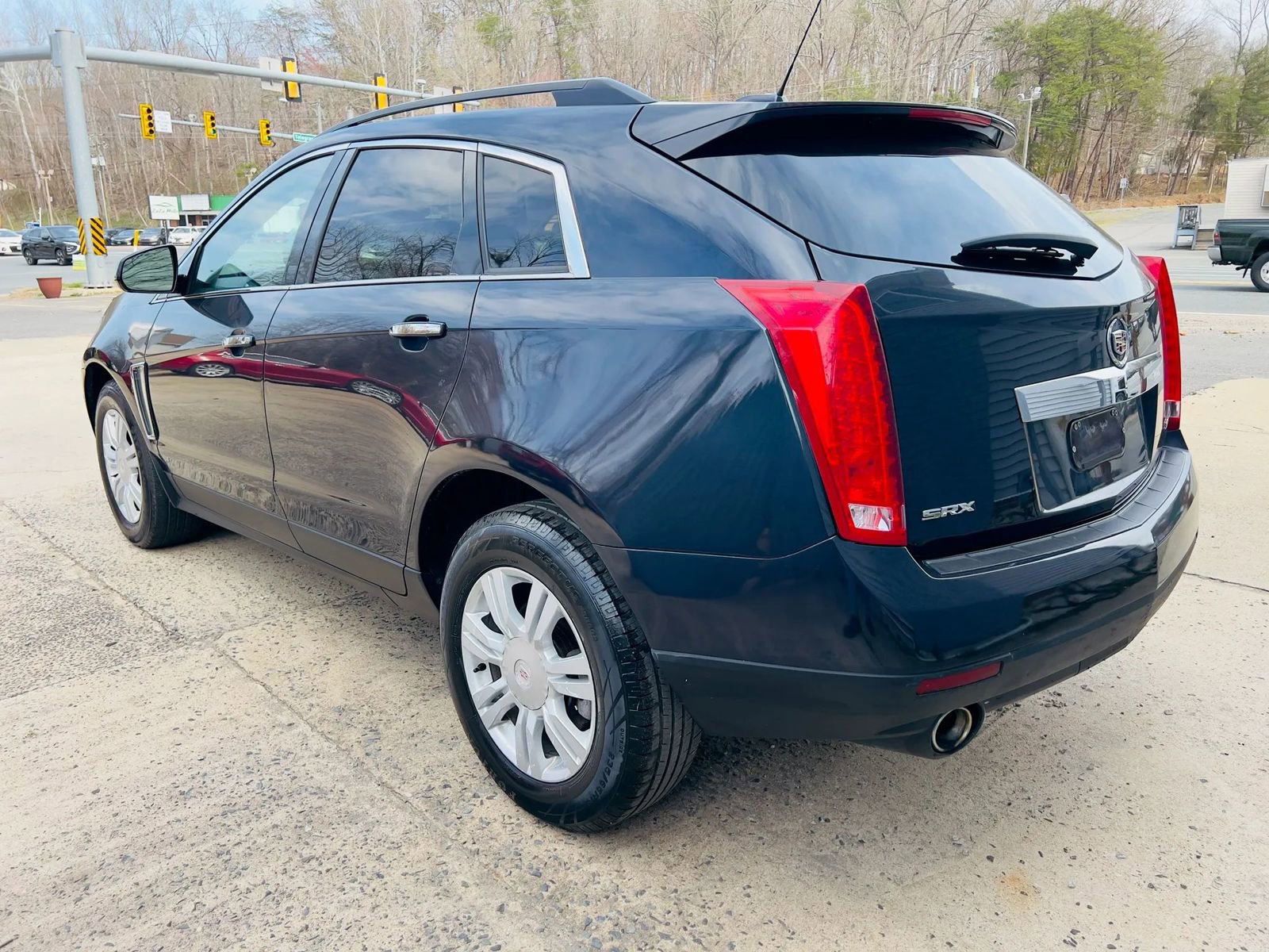 Used 2015 Cadillac SRX FWD image 6