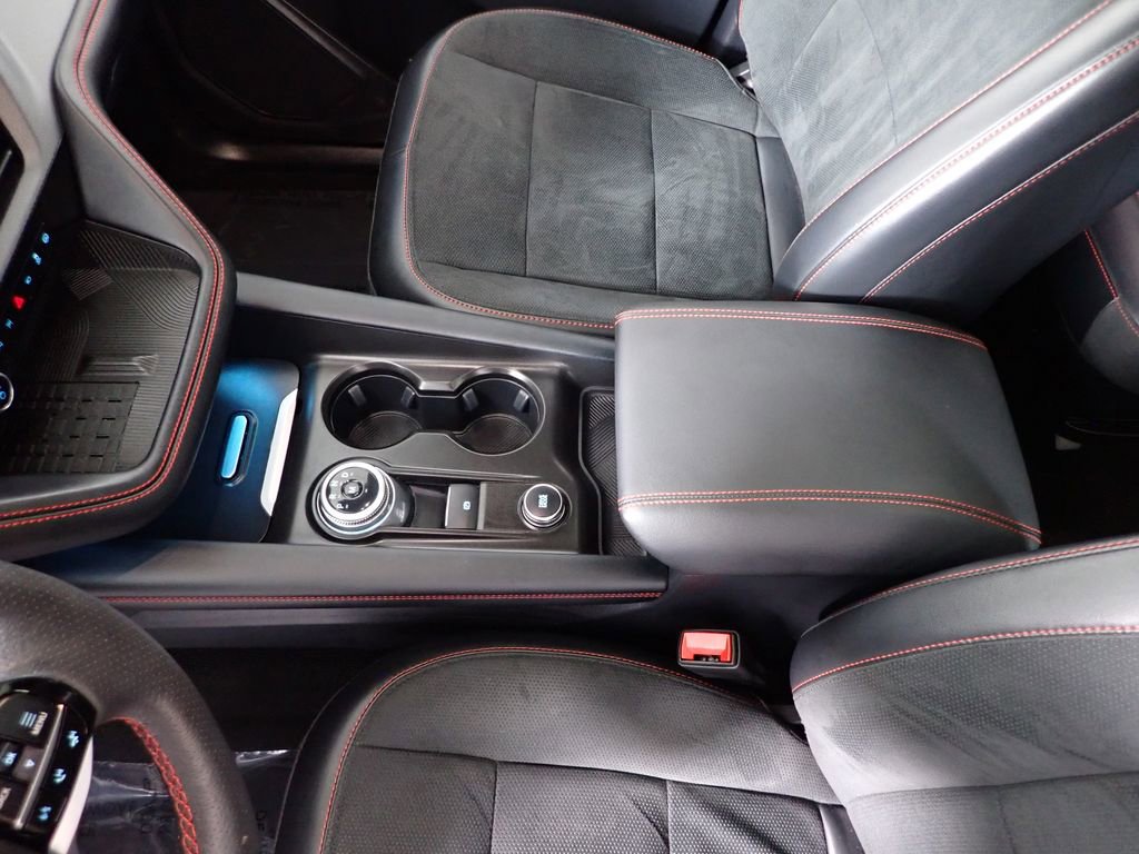 Used 2025 Ford Explorer ST image 36