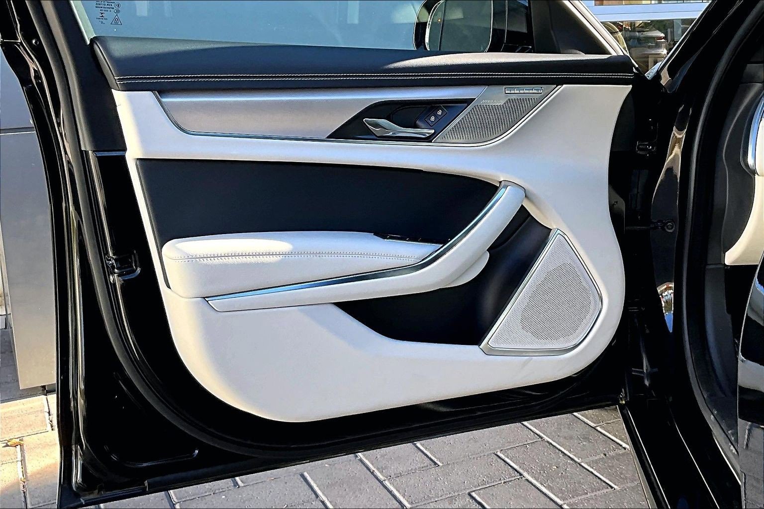 Used 2024 Jaguar XF R-Dynamic SE image 22