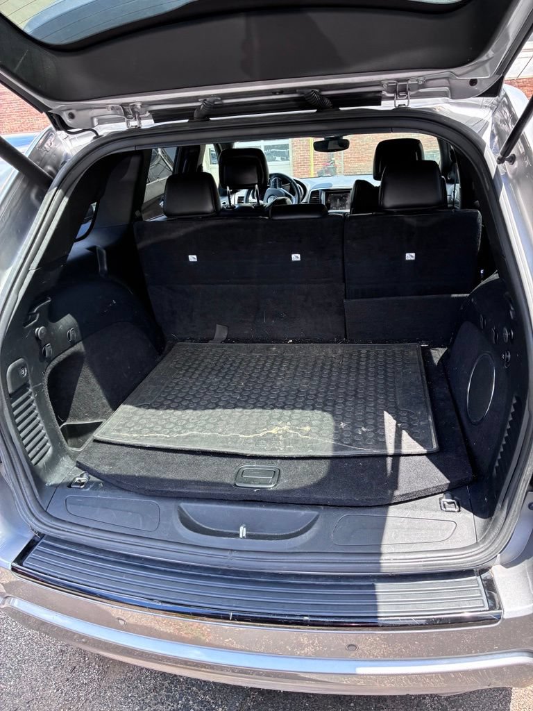Used 2018 Jeep Grand Cherokee Altitude AWD/4WD image 5