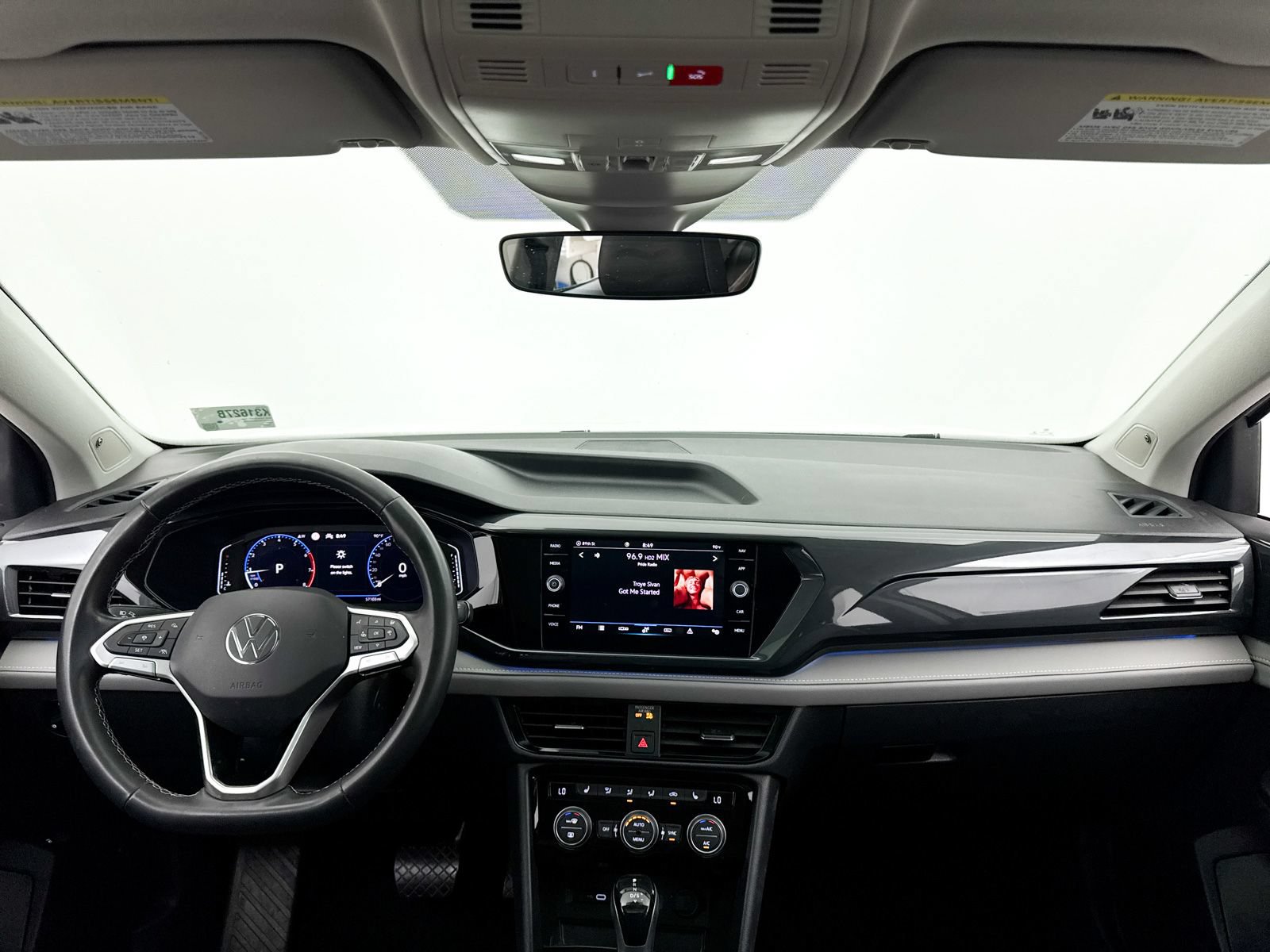 Used 2022 Volkswagen Taos SEL w/ Panoramic Sunroof Package FWD image 19