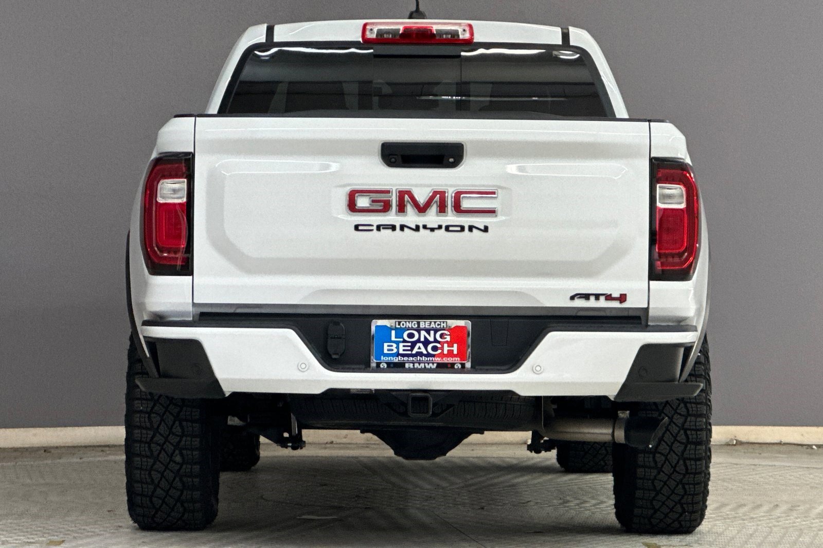 Used 2023 GMC Canyon AT4 w/ AT4 Premium Package image 9