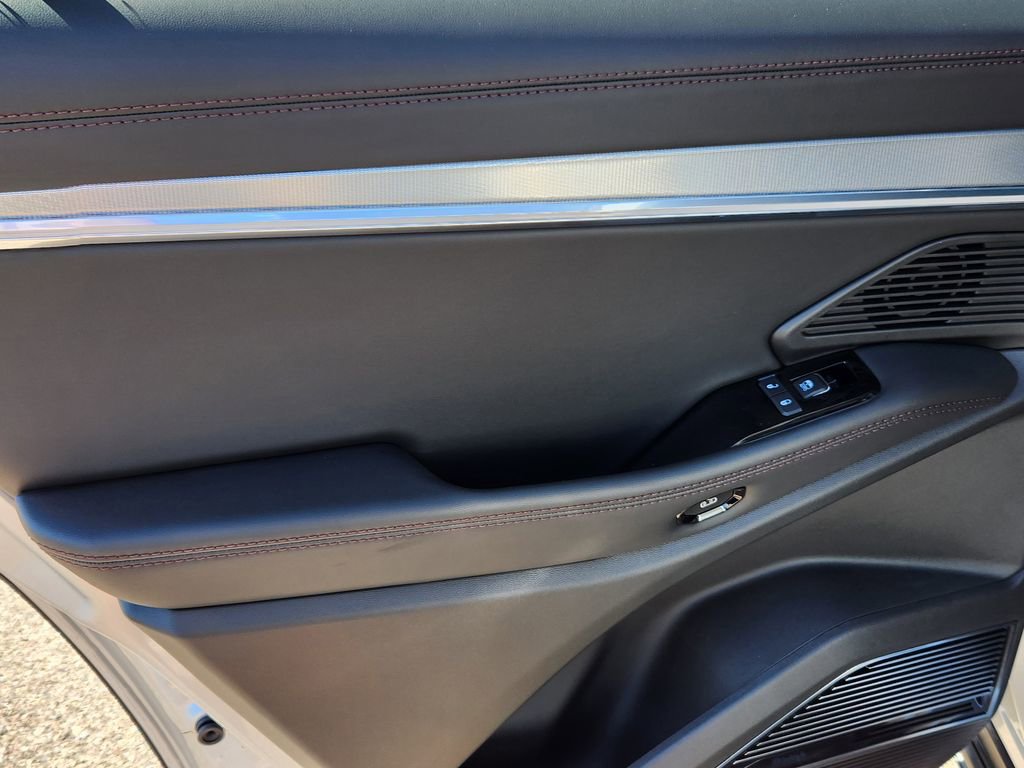New 2025 Jeep Wagoneer S Launch Edition image 12