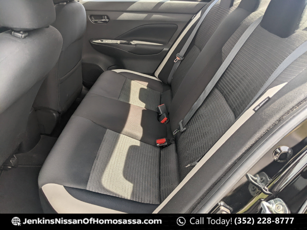 Used 2022 Nissan Versa SV FWD image 31