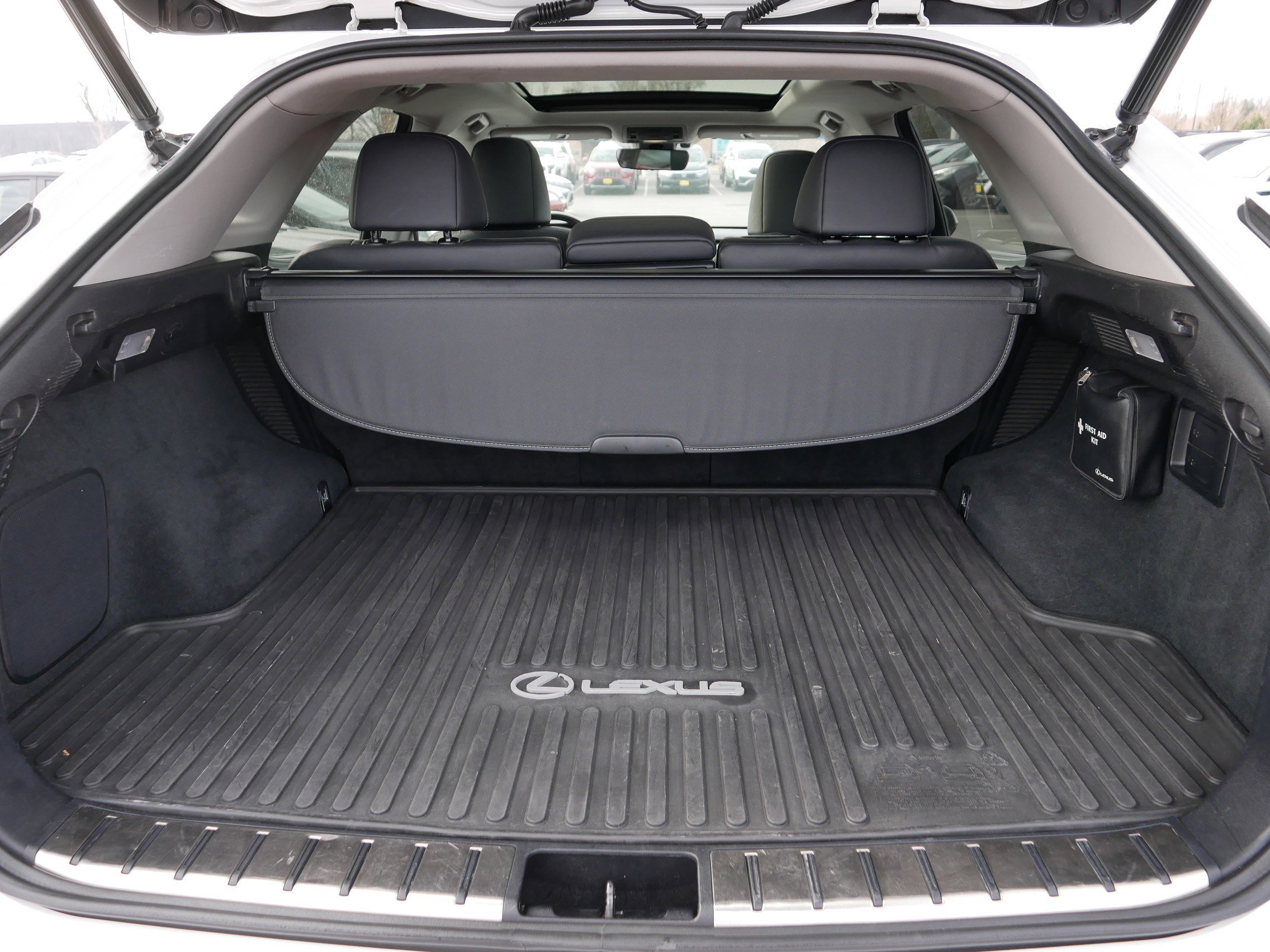 Used 2016 Lexus RX 450h AWD w/ Luxury Package image 18