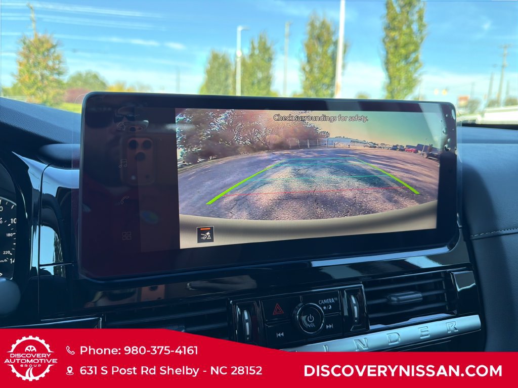 New 2026 Nissan Pathfinder SV w/ SV Premium Package FWD image 17