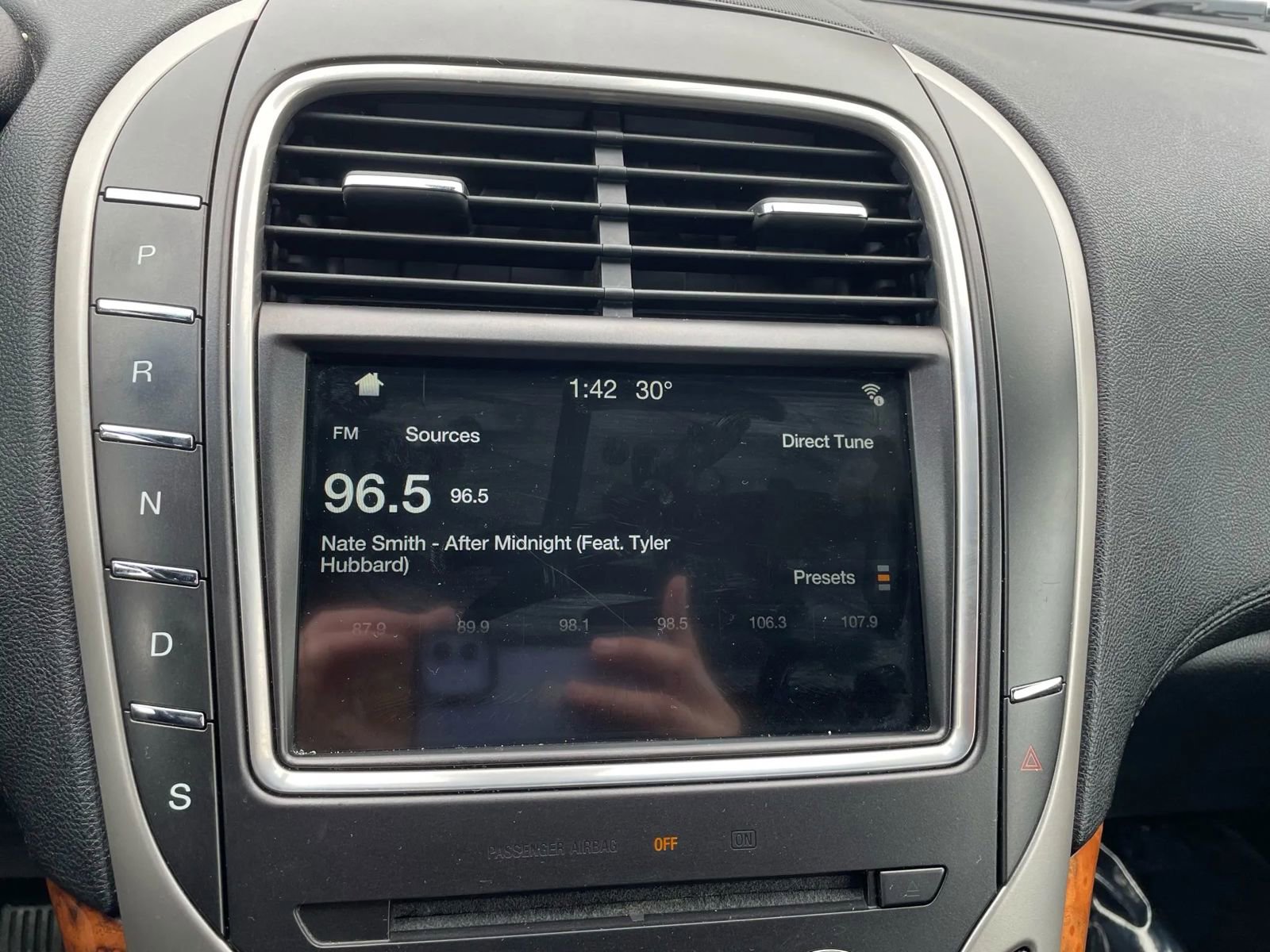 Used 2016 Lincoln MKX Reserve w/ Climate Package image 12