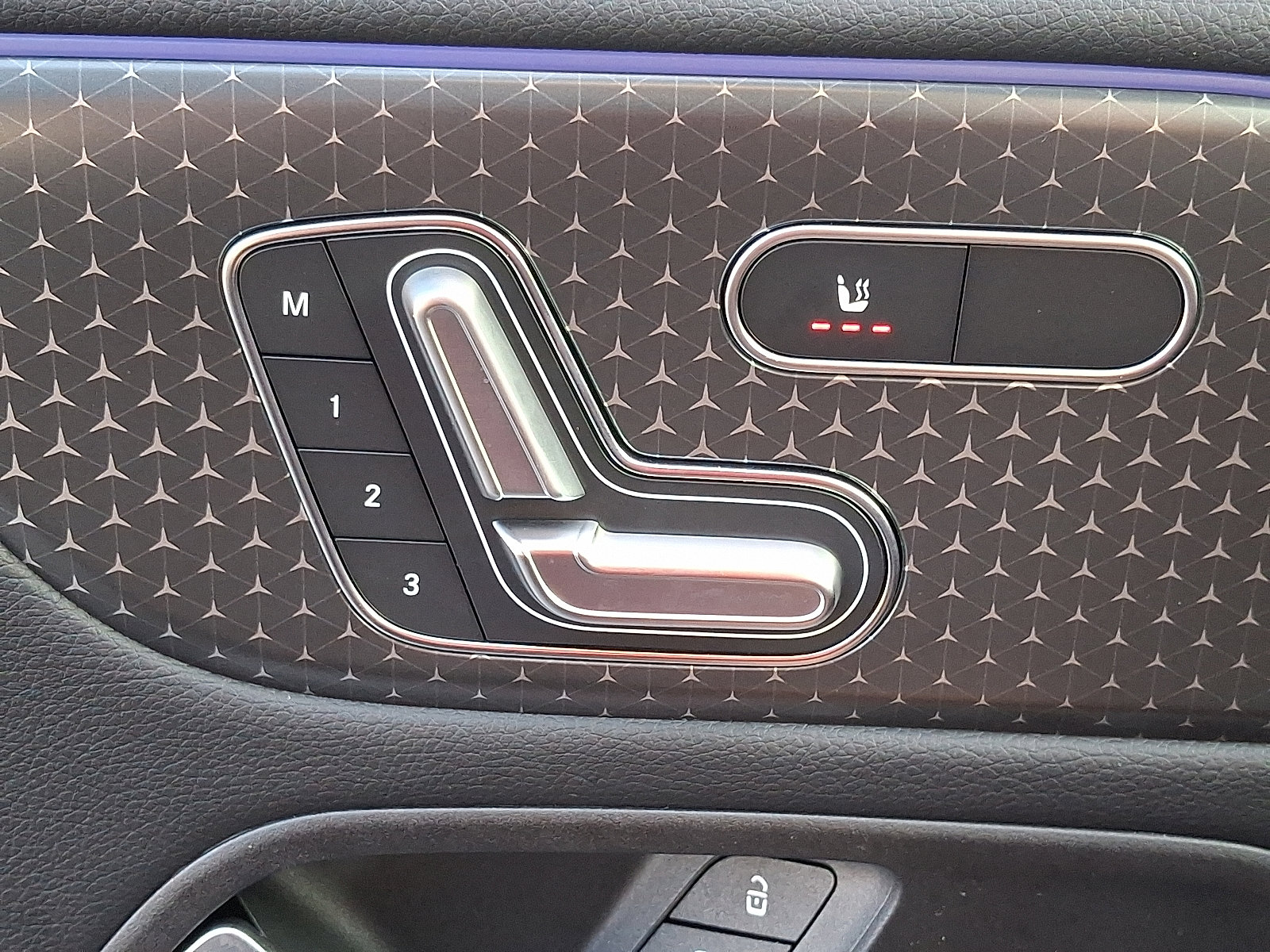 Used 2024 Mercedes-Benz GLB 250 4MATIC image 25