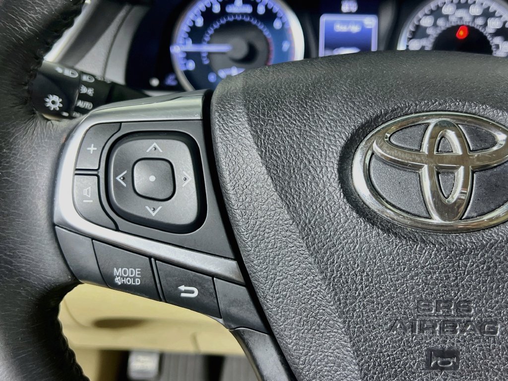 Used 2017 Toyota Camry XLE FWD image 16