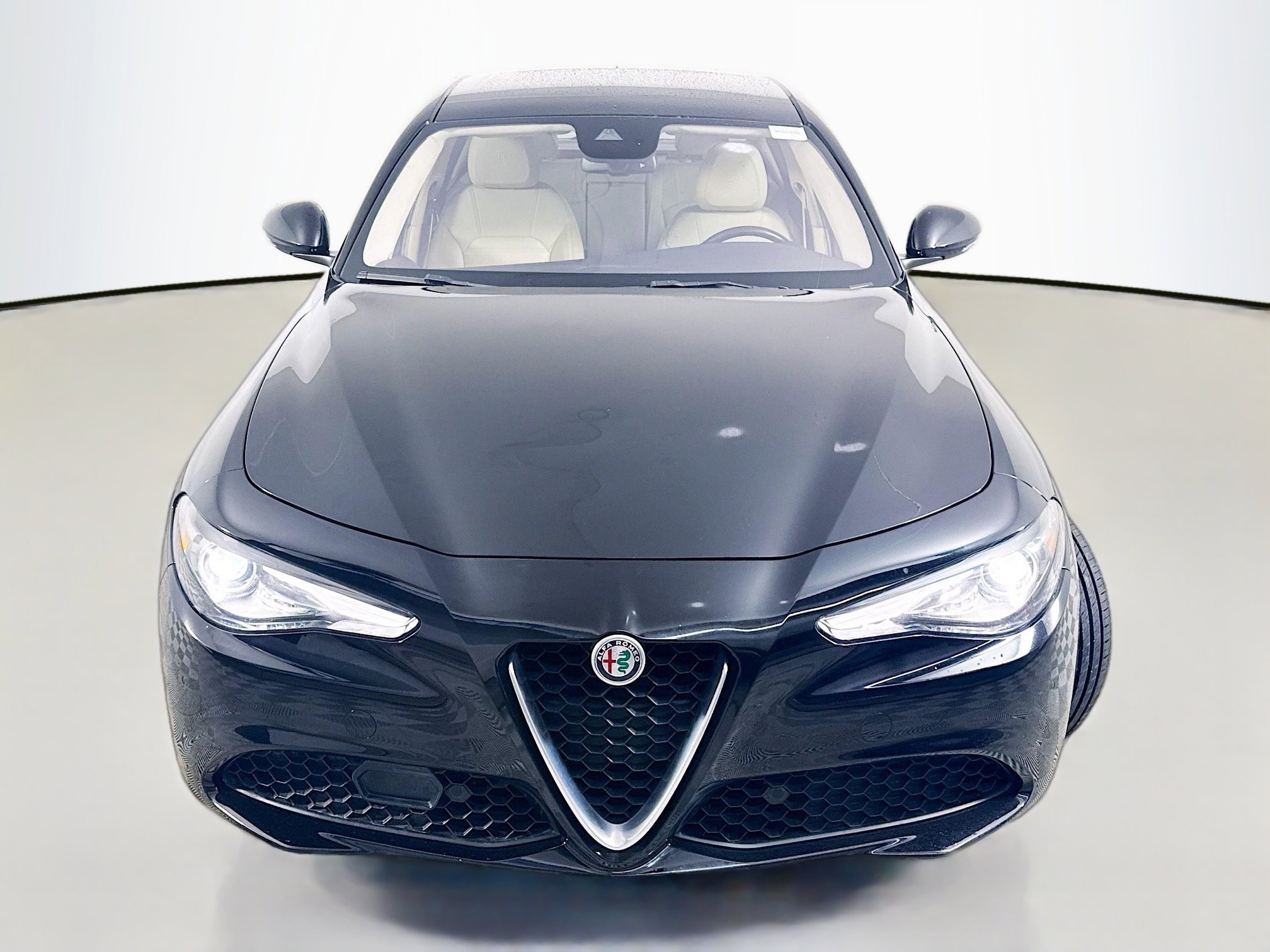 Used 2018 Alfa Romeo Giulia Ti w/ Quick Order Package 22Z Lusso image 2