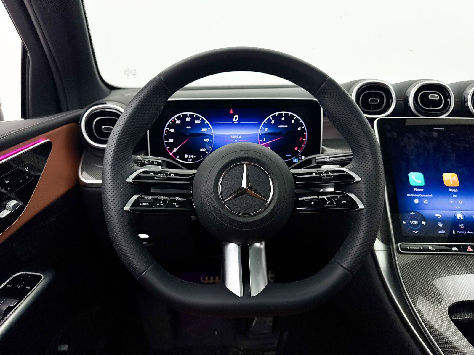 Used 2025 Mercedes-Benz GLC 300 4MATIC image 31