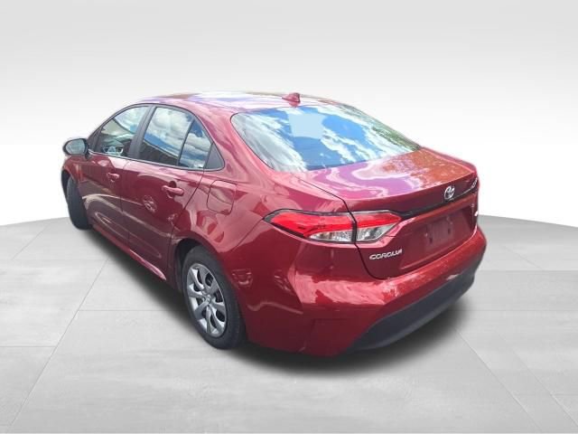 Used 2025 Toyota Corolla LE FWD image 3
