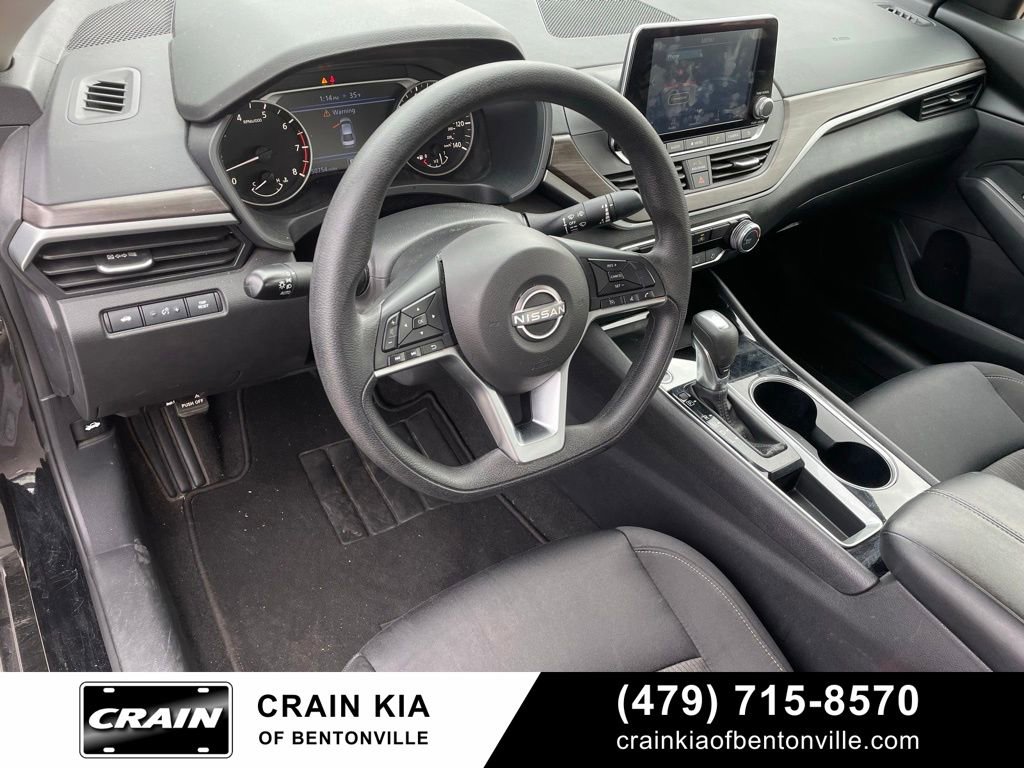 Used 2024 Nissan Altima 2.5 SV image 9