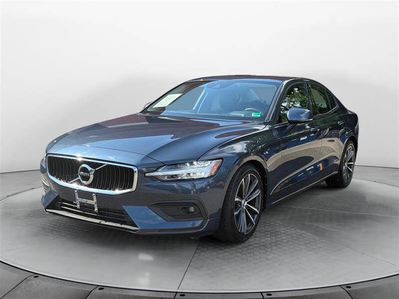 Used 2021 Volvo S60 T5 Momentum