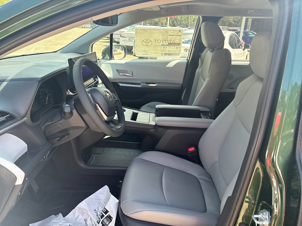 New 2026 Toyota Sienna XLE FWD image 15