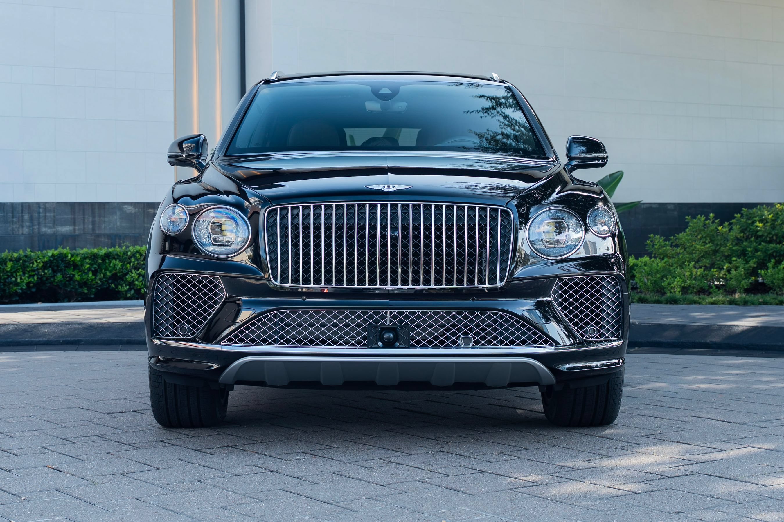 Certified 2025 Bentley Bentayga Extended Wheelbase AWD/4WD image 12