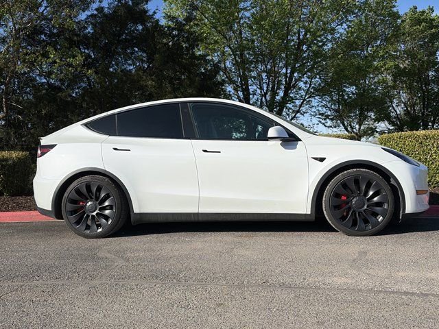 Used 2023 Tesla Model Y Performance AWD/4WD image 2
