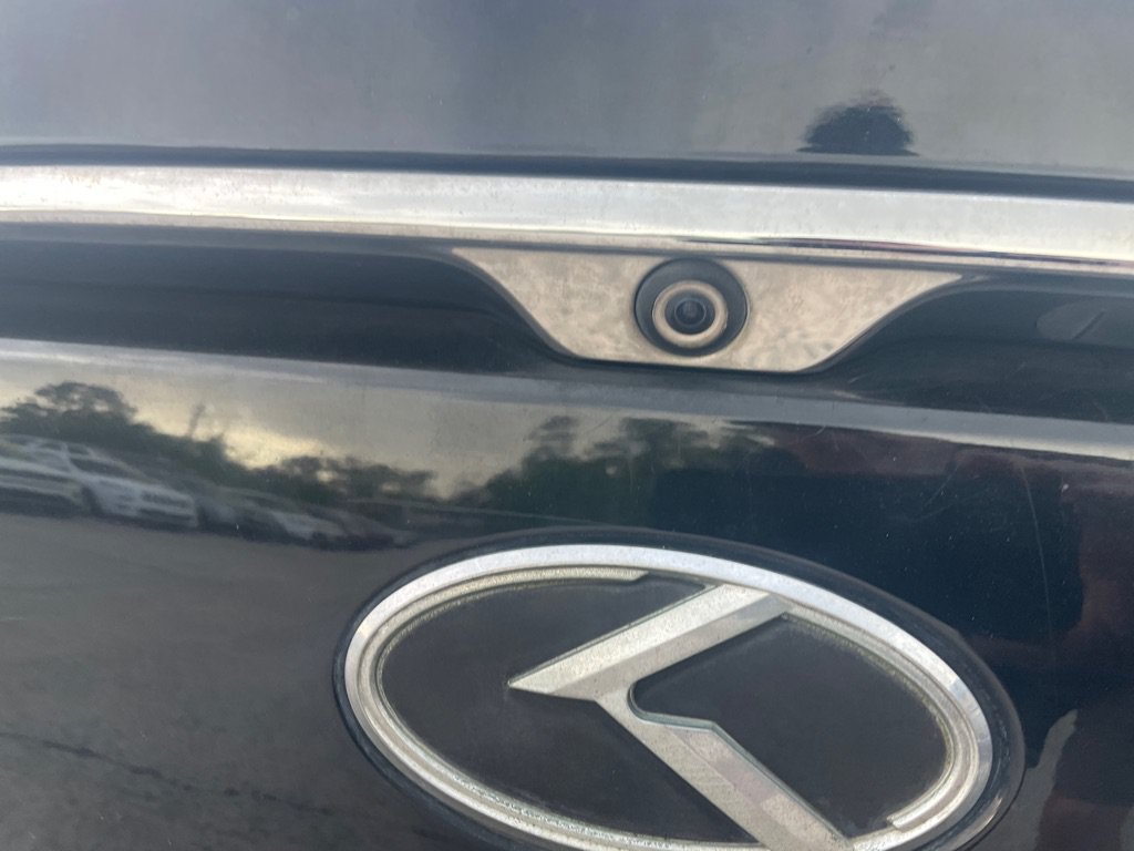 Used 2017 Kia Cadenza Technology FWD image 4