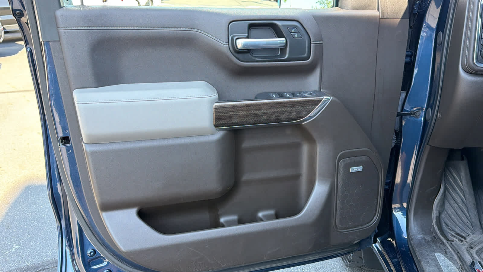 Used 2021 Chevrolet Silverado 1500 LT Trail Boss w/ Convenience Package II AWD/4WD image 23