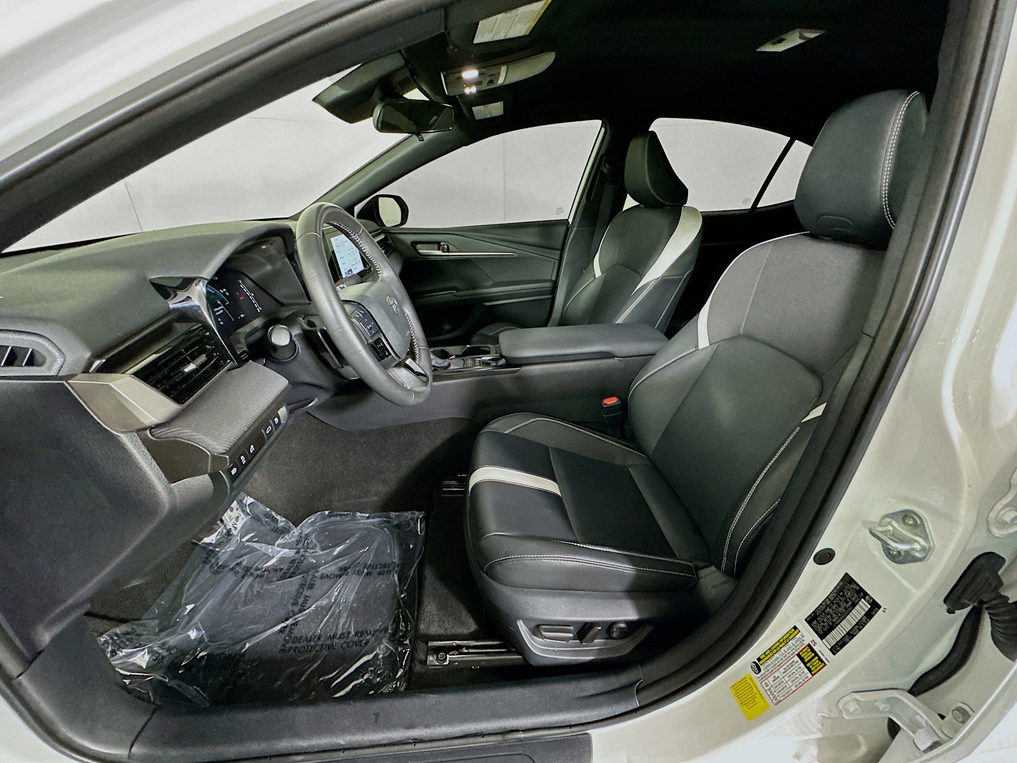 Certified 2025 Toyota Camry SE FWD image 12
