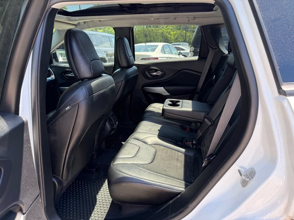 Used 2022 Jeep Cherokee Latitude w/ Sun & Sound Group AWD/4WD image 11