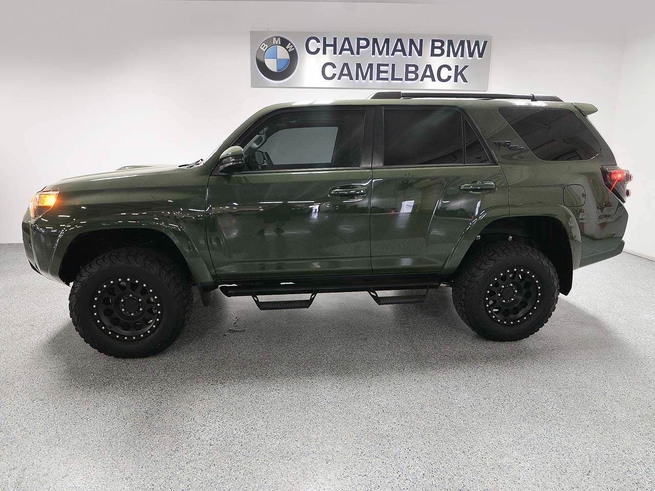 Used 2022 Toyota 4Runner TRD Off-Road Premium w/ Moonroof Package AWD/4WD image 3