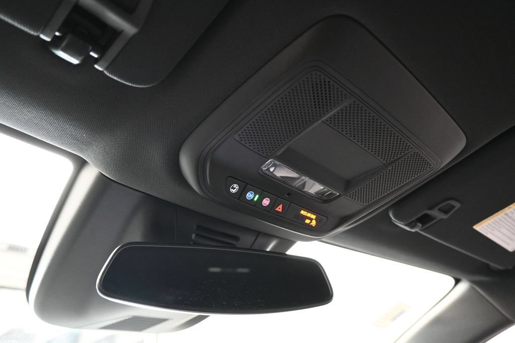 Used 2026 Chevrolet Equinox EV RS FWD image 30