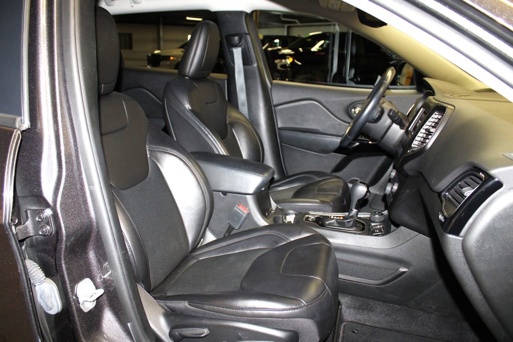 Used 2021 Jeep Cherokee Latitude Plus image 26