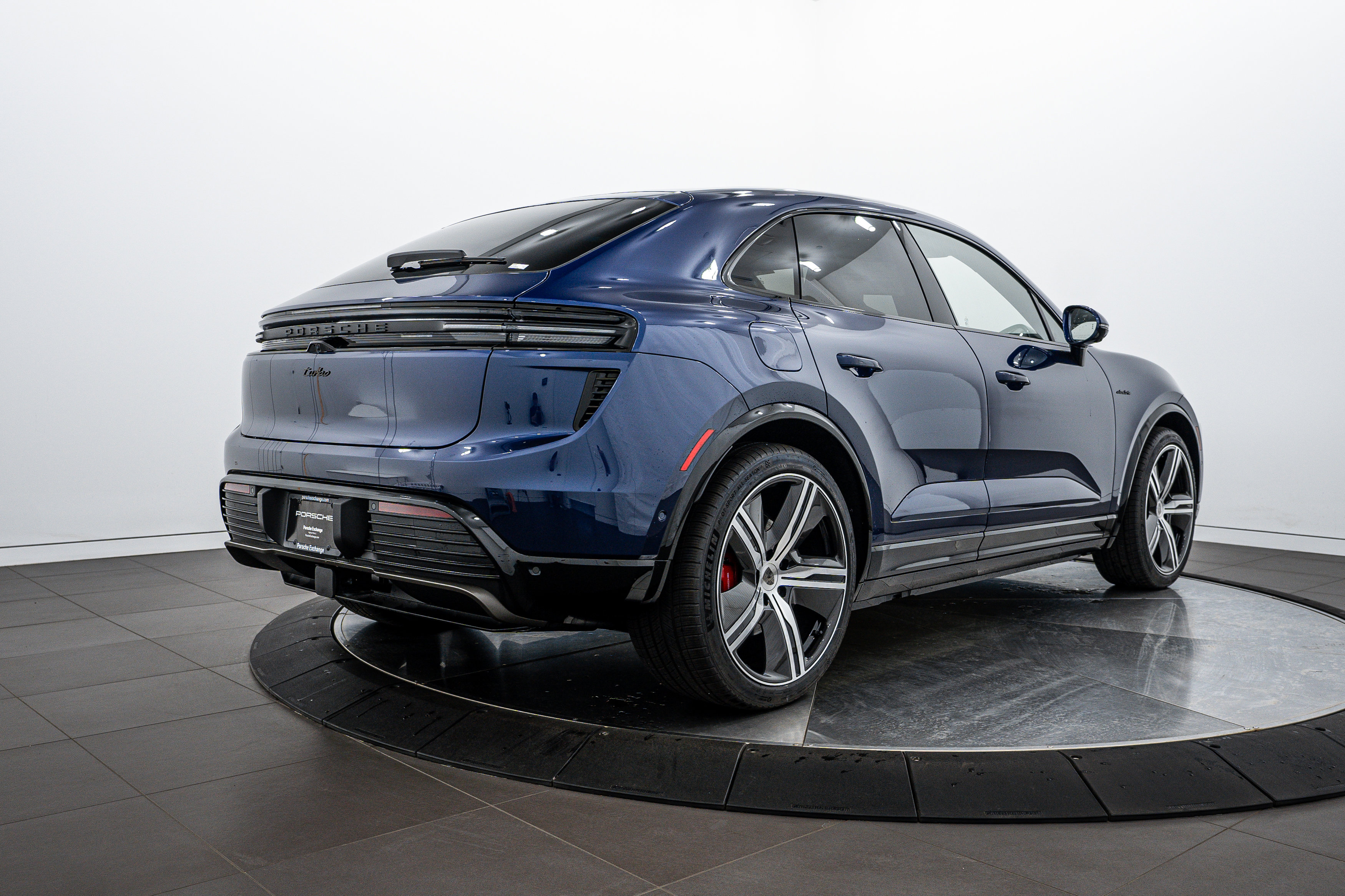 New 2025 Porsche Macan Turbo Electric image 5