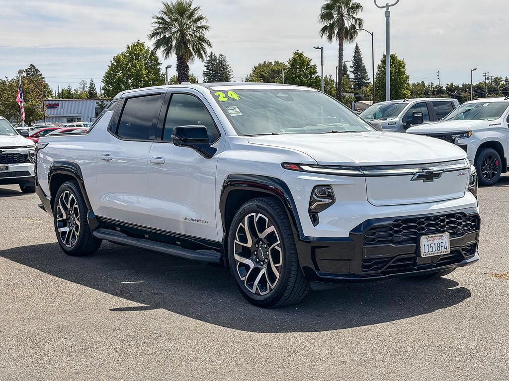 Used 2024 Chevrolet Silverado EV RST AWD/4WD image 5