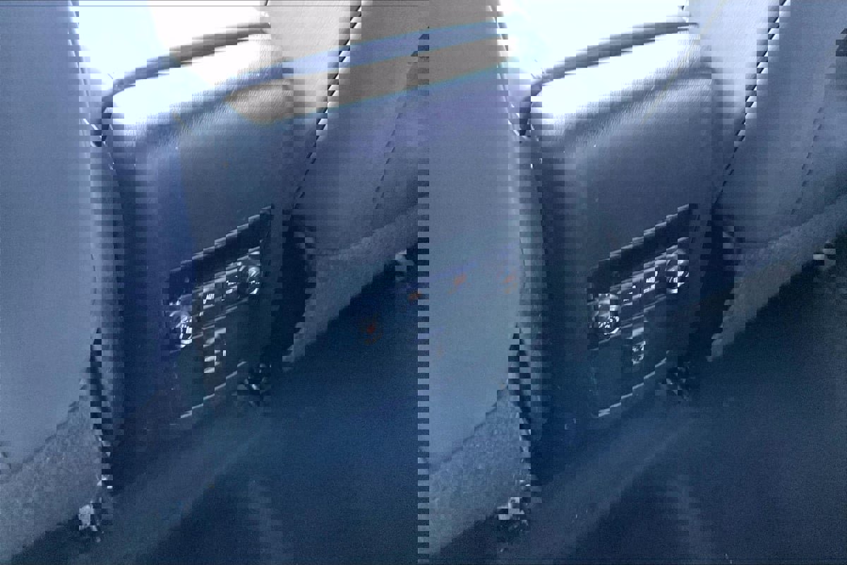 Used 2020 Buick Enclave Essence image 32