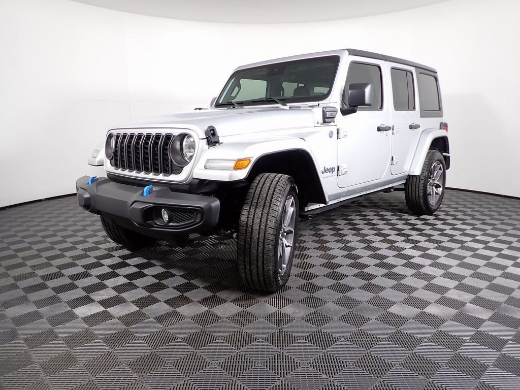 Used 2024 Jeep Wrangler Unlimited w/ Convenience Group image 9