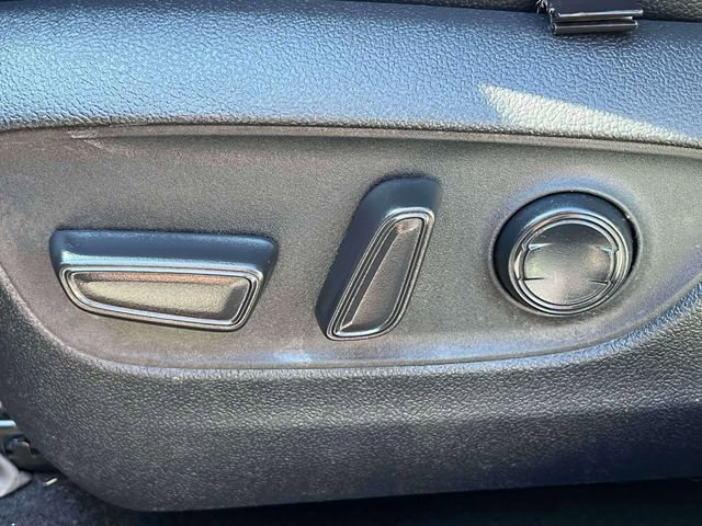 Used 2021 Toyota Highlander XLE image 24