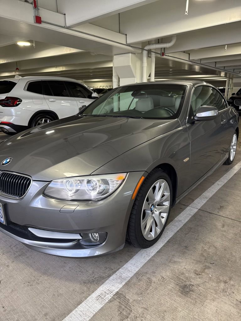 Used 2011 BMW 328i Convertible image 1