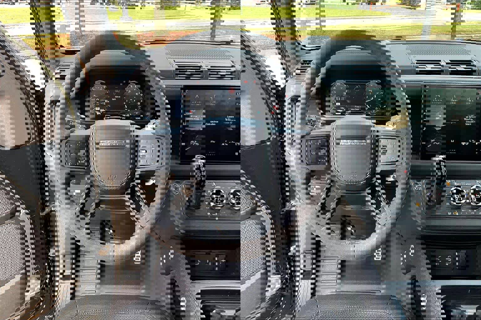 Used 2023 Land Rover Defender 90 V8 image 5